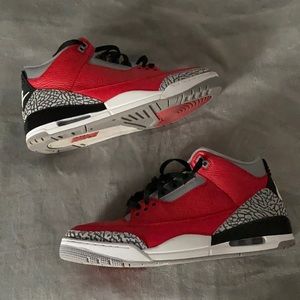 Jordan 3 Retro SE Unite Fire red